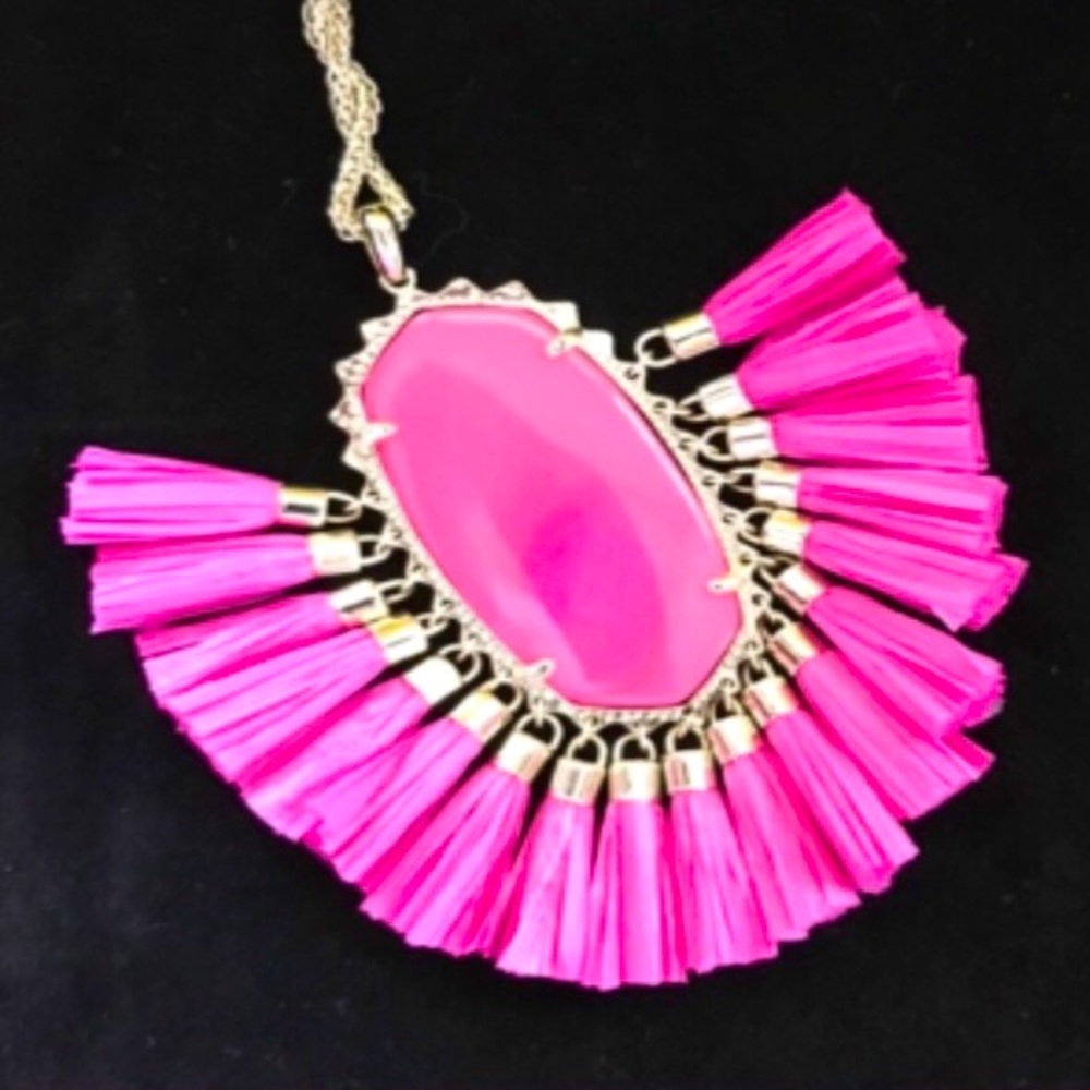 Perfect for summer Kendra Scott Betsy Necklace